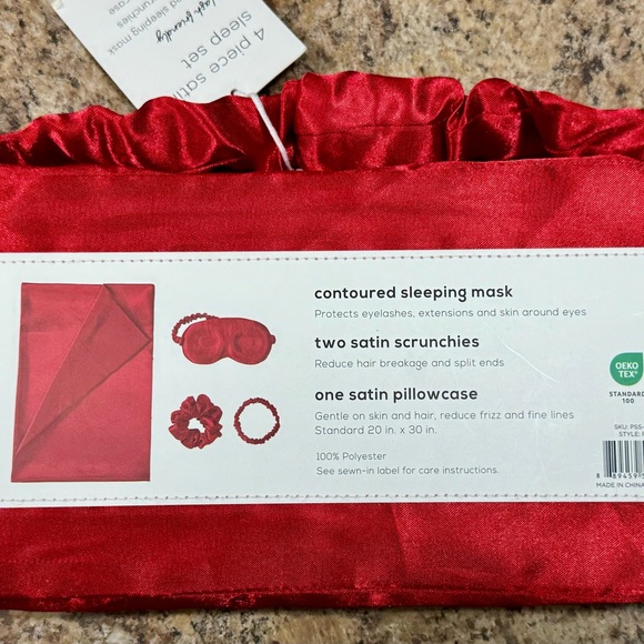 THE BEAUTY COMPANY 4 PIECE SATIN SLEEP SET NIB - Picture 4 of 7